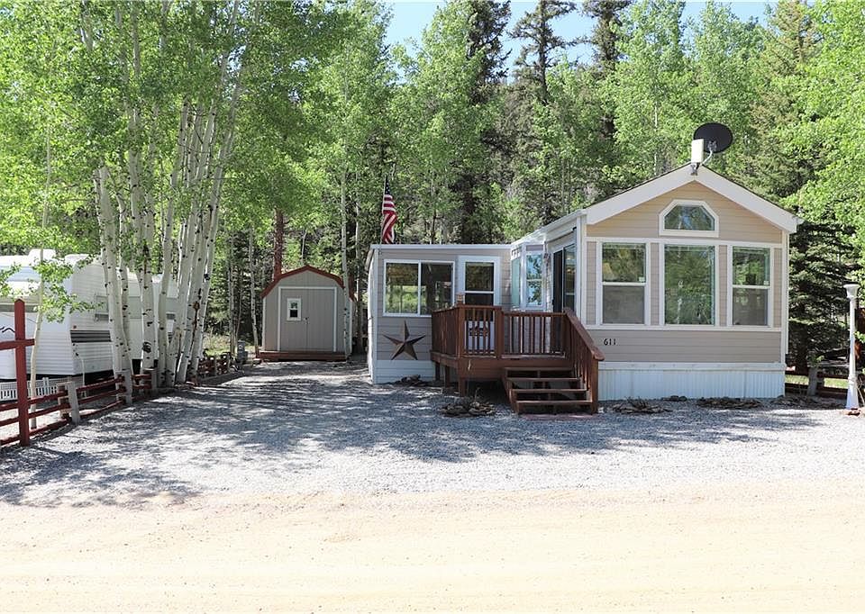 1st image of 611 Depot Dr