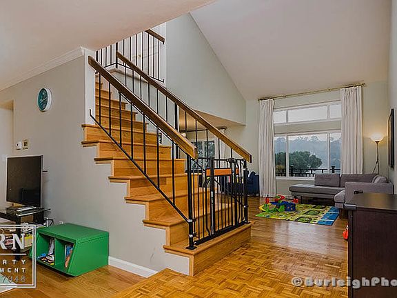 3rd image of 3404 Douglas Ct