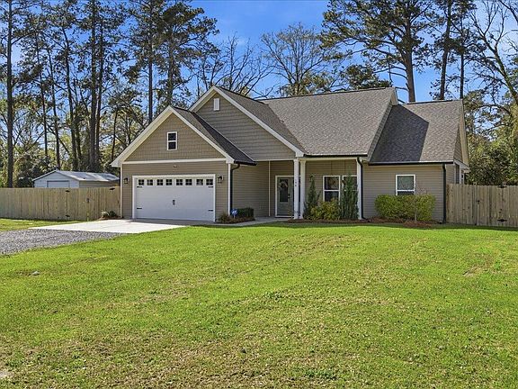 5th image of 198 Quaker St