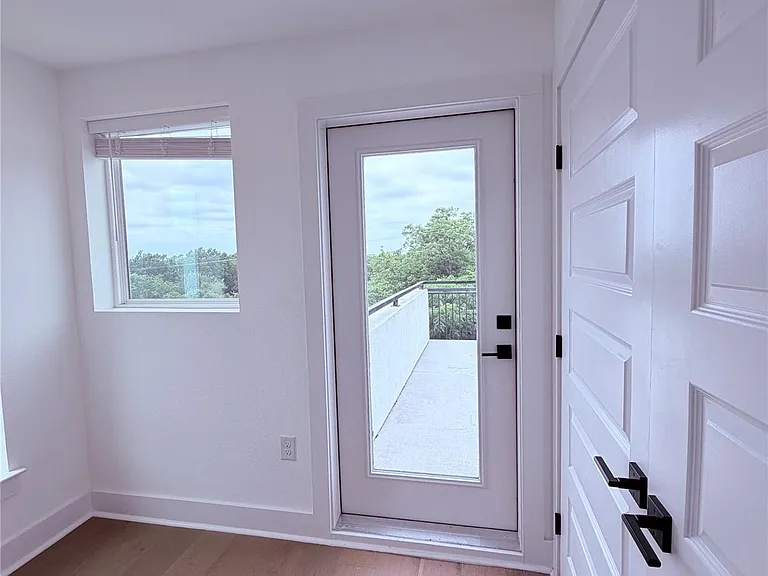 1417 Kramer Ln #19 — Photo 11