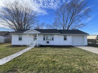 100 S Embarras Ave, Tuscola, IL 61953