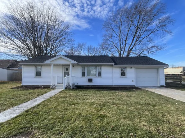 100 S Embarras Ave, Tuscola, IL 61953