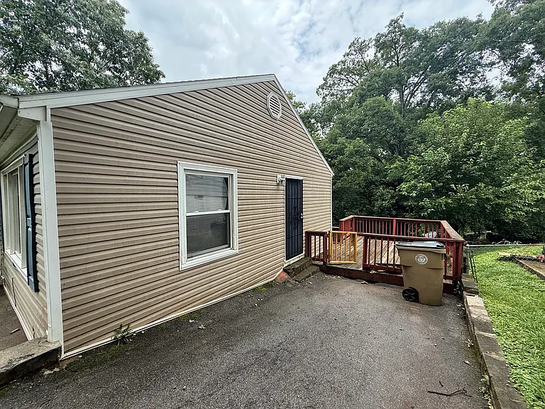 2601 Gaston Ave — Photo 13