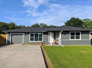 3816 Lincoln Ave, Groves, TX 77619