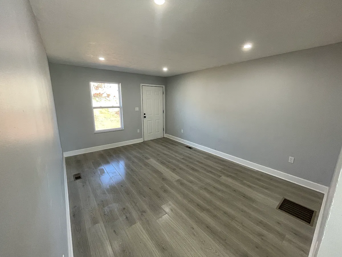 Building Photo - 932 Gaston St #936