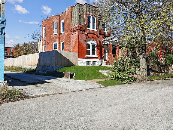 3rd image of 3161 Texas Ave