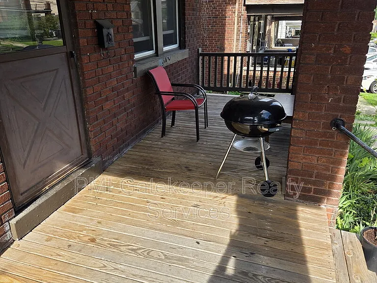 4370 Saint Lawrence Ave #1 — Photo 17