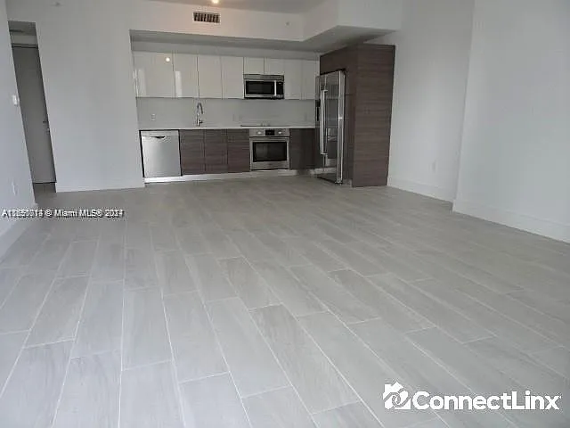 1010 SW 2nd Ave #2007 — Photo 7
