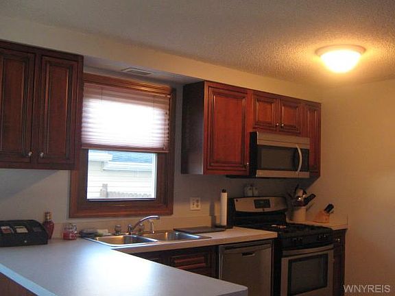 5th image of 7 Wimbledon Ln