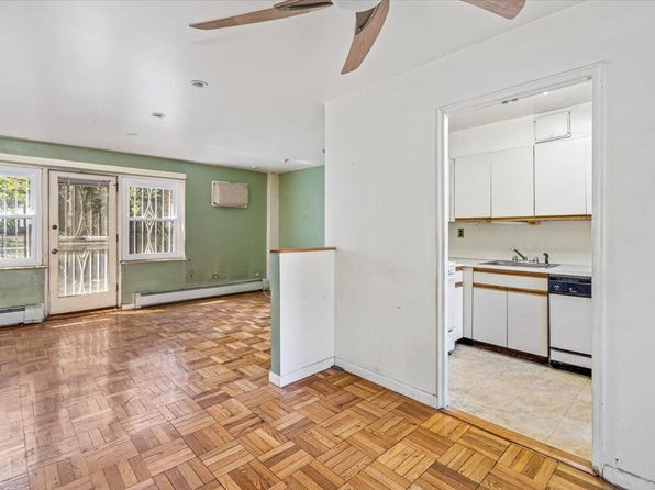 147-43 Village Road #38C, Jamaica, NY 11435