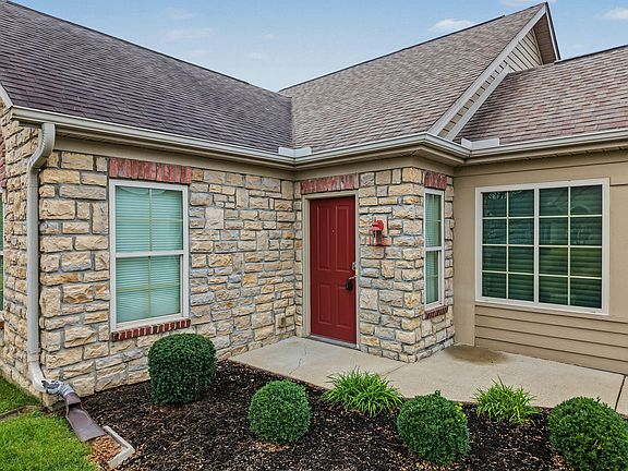 5th image of 9049 Royal Oak Ln