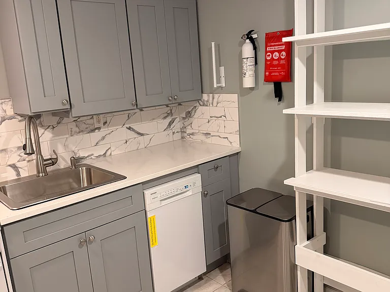 183 Roberts Ave #B — Photo 12