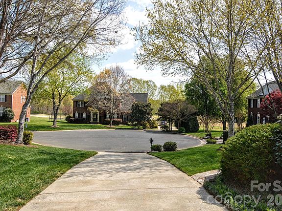 5th image of 8224 Glamorgan Ln
