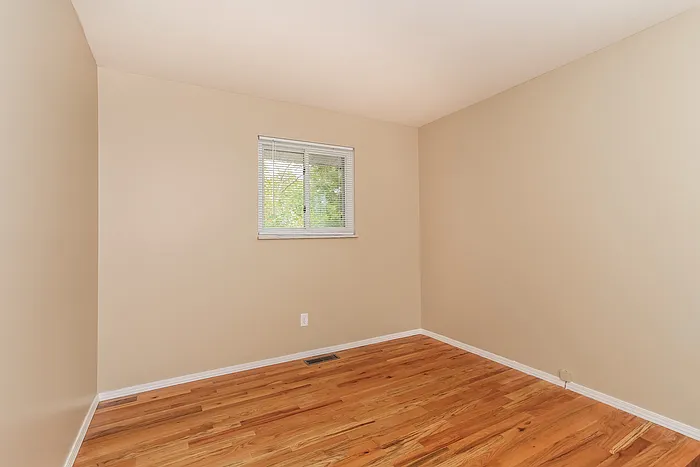 11374 Geneva Rd — Photo 6