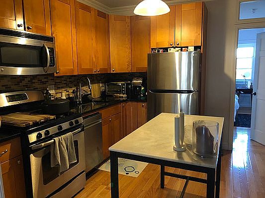 4th image of 579 Bergen St #3