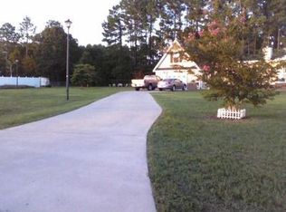 447 Pooshee Plantation Way, Bonneau, SC 29431