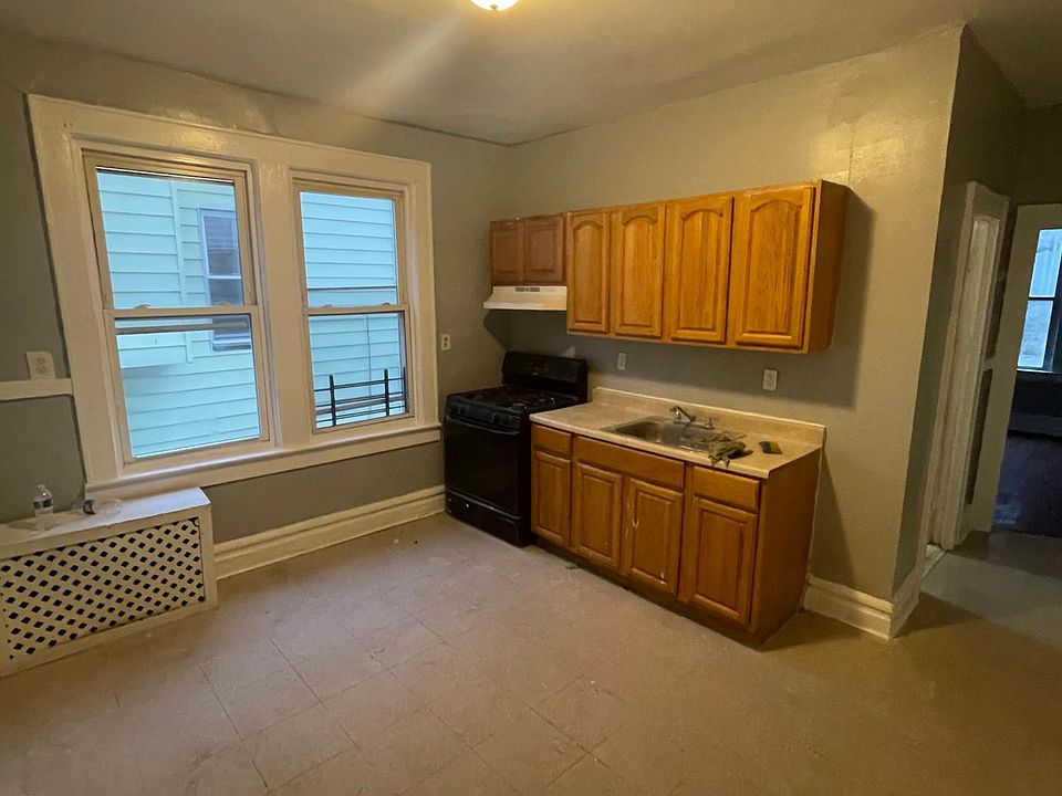 1st image of 444 Nye Ave APT 2