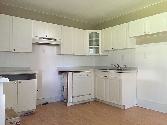 4th image of 207 Driftwood St