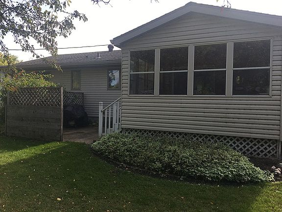 4th image of 326 Dakota Ave