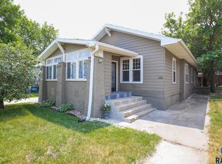 209 E 1st Ave, Lennox, SD 57039