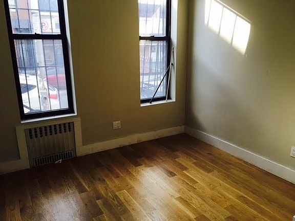 2nd image of 336 Melrose St APT 1L
