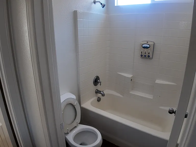 1328 Landmark Ln — Photo 32
