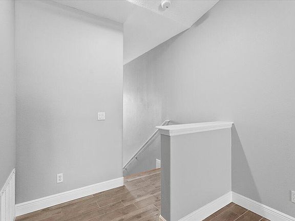 3rd image of 906 Ocaso Ln Unit 203
