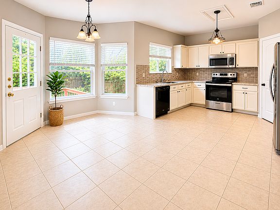 5th image of 206 Jardin Vis