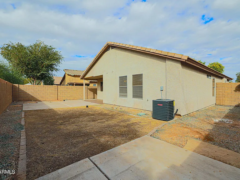 1693 E Milky Way — Photo 29