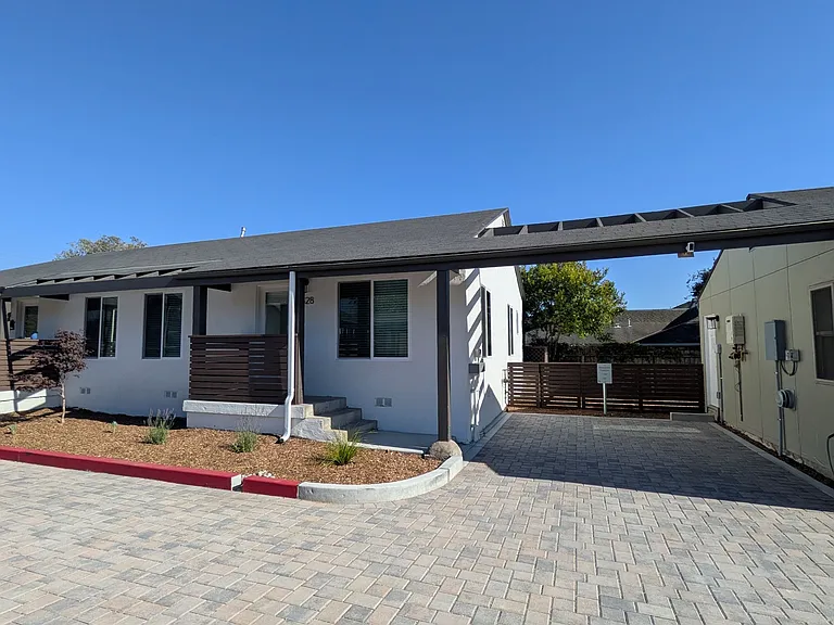 328 S Halcyon Rd — Photo 2