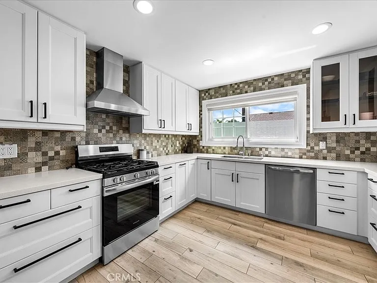 26111 Hatmor Dr — Photo 11