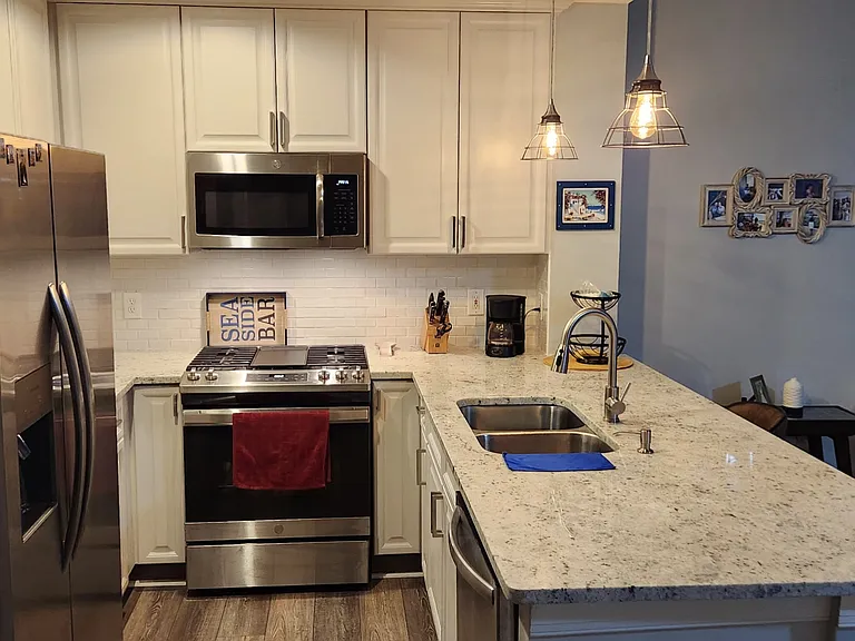 315 Arlington Ave #1702 — Photo 9