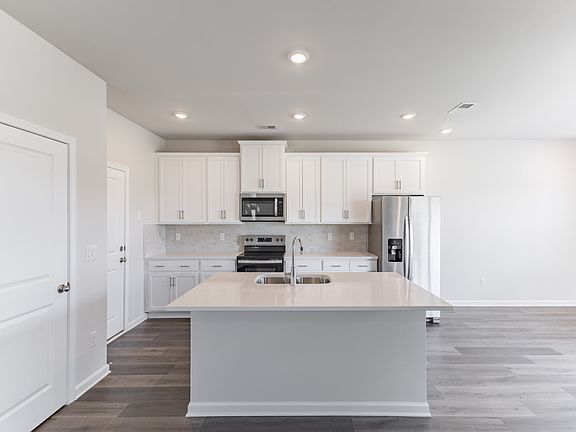The Dallas floorplan with the Cozy White interior package.