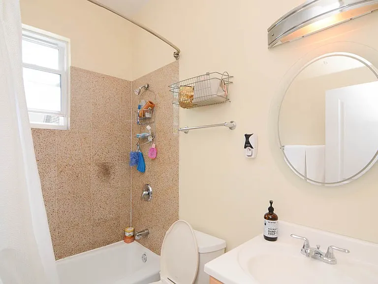 1314 W Roscoe St #L08M — Photo 17