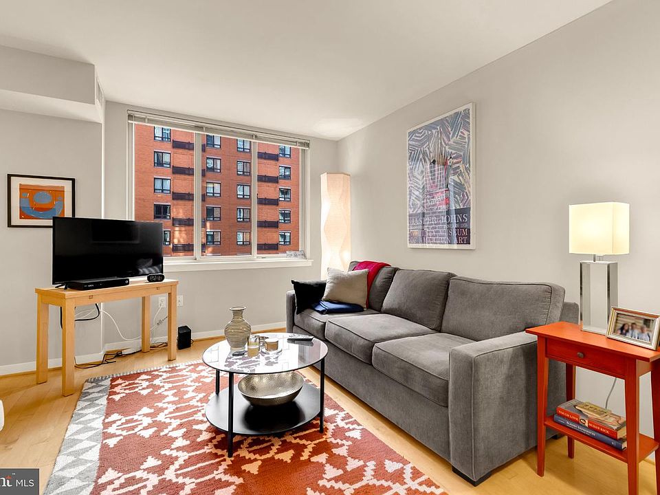 1st image of 1000 New Jersey Ave SE APT 525