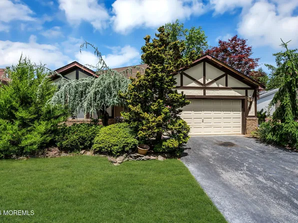 4 Hampton Drive, Marlboro, NJ 07746