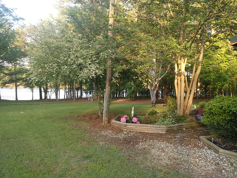 330 McClain Dr — Photo 12