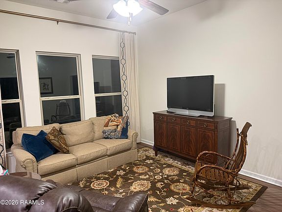 3rd image of 301 Springsteen Ln