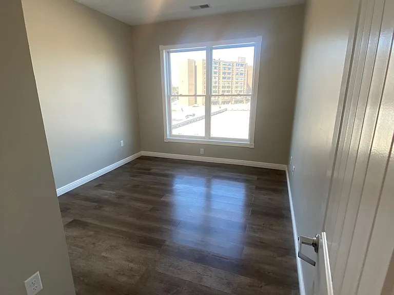 19 Main St #20 — Photo 11
