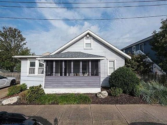 2nd image of 936 Pleasure Ave #936