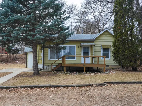 243 Helms Dr, Arnolds Park, IA 51331