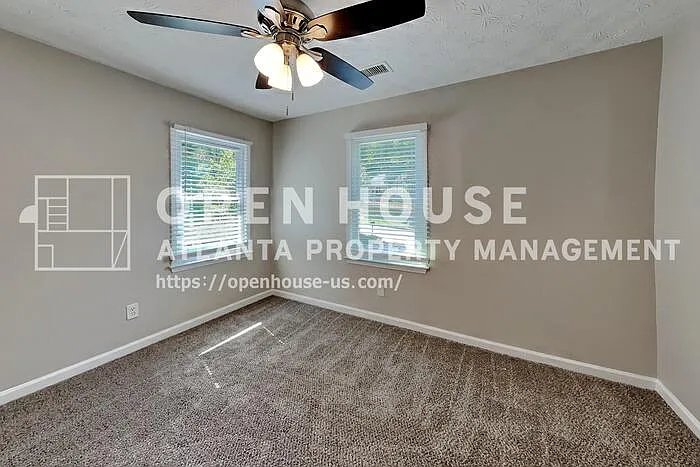 101 Chantilly Ln — Photo 15
