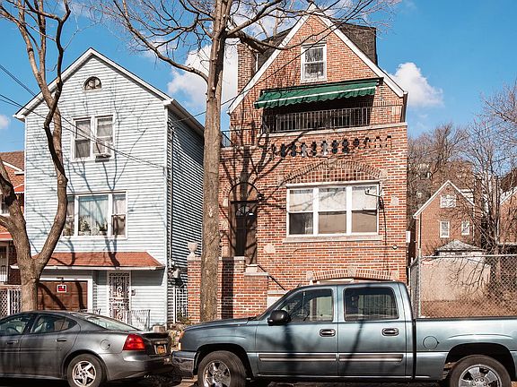 3rd image of 3631 Tibbett Ave