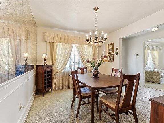 4th image of 210 Vermillion Dr