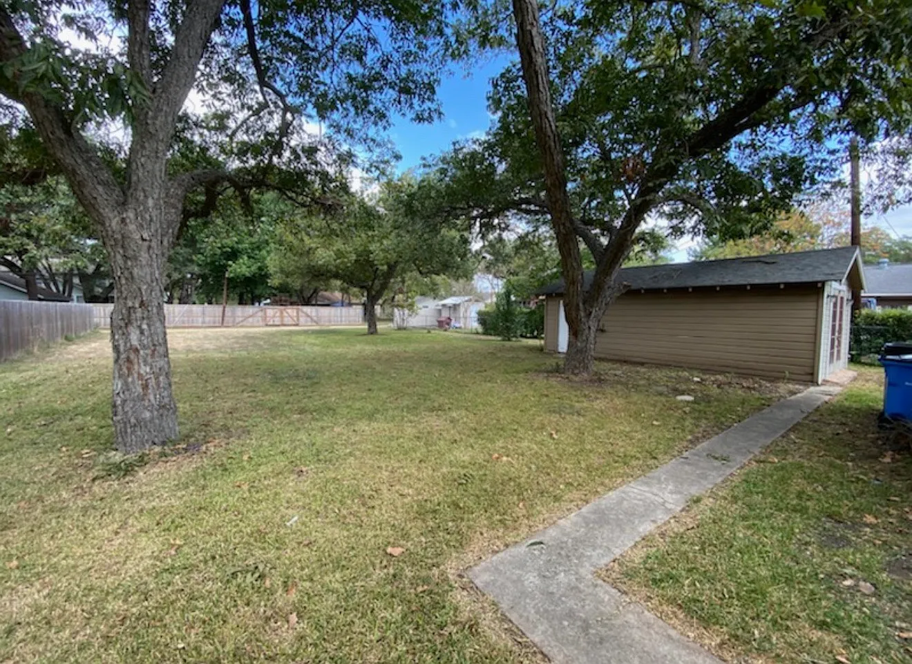 2 bed, 980 sqft, $1,300 — Photo 3