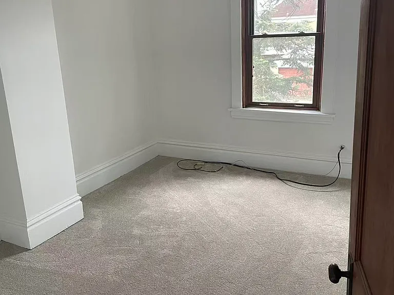 31 Claus Ave — Photo 10