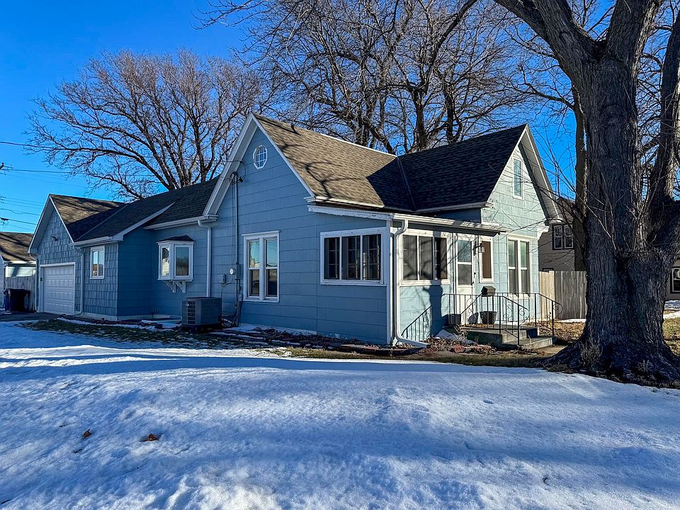 1st image of 1821 5th Ave