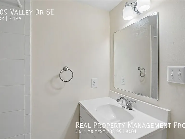 609 Valley Dr SE — Photo 28