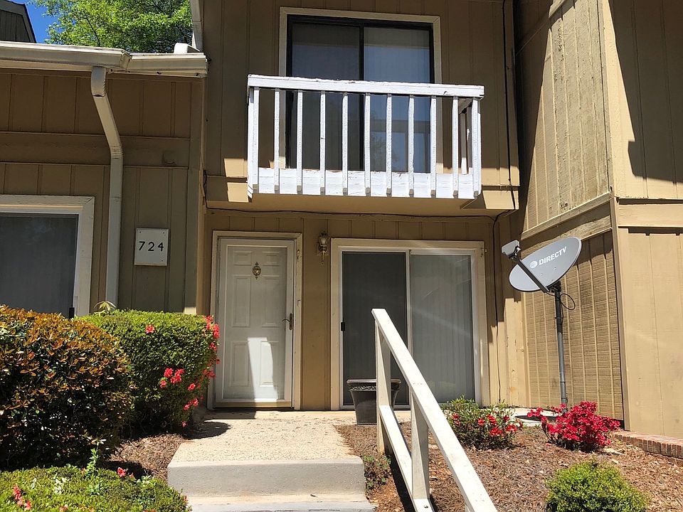 1st image of 724 Somerset Ct