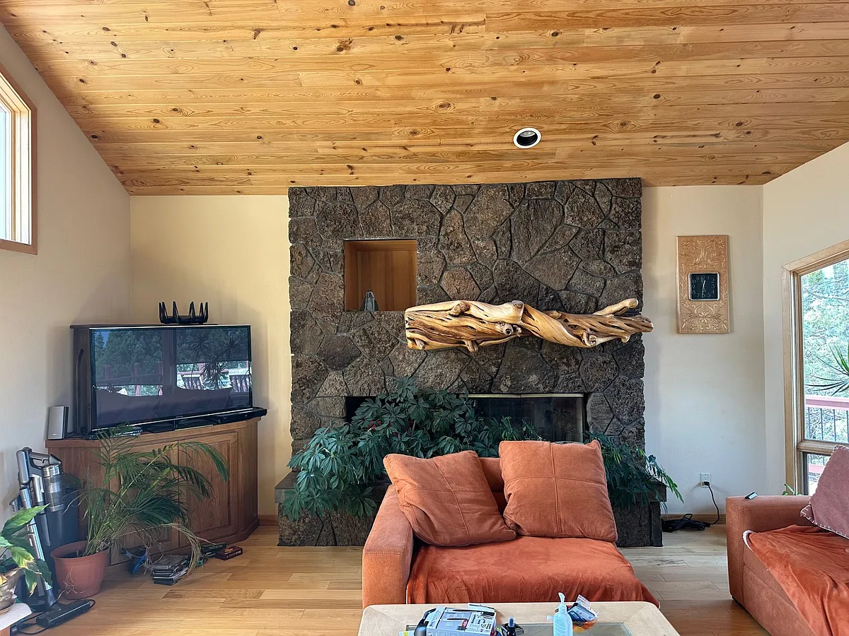 Living room (other side is dining room/kitchen) - 64520 Hunnell Rd